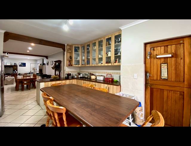 5 BEDROOM HOUSE FOR SALE IN PORT OWEN